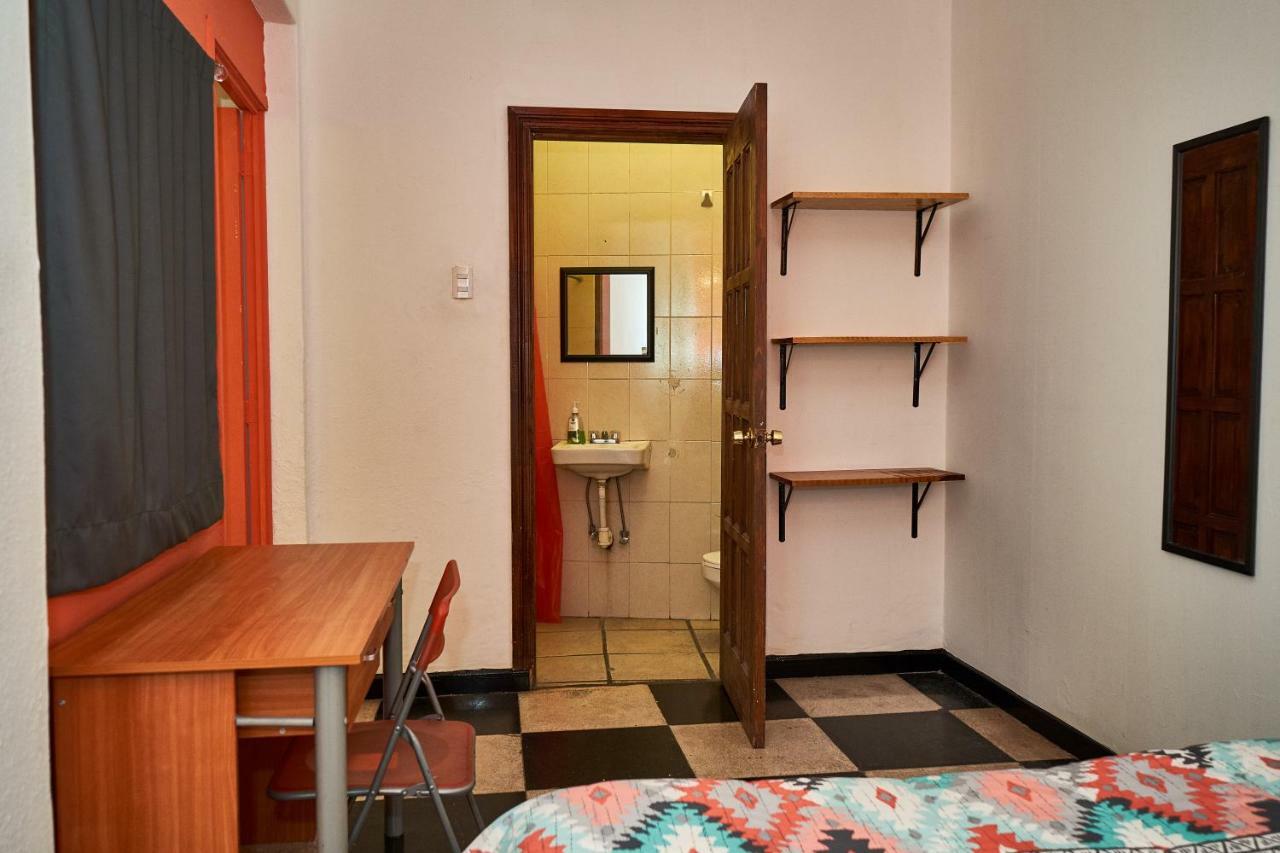 Hostal Americana Guadalajara Exterior photo